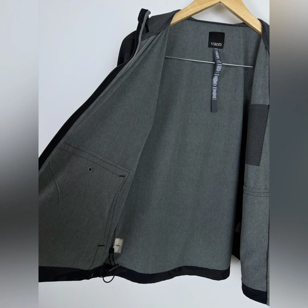 Vuori Camo Hooded Jacket VW501 Black Camo Full Zip Lightweight XS - Picture 4 of 9